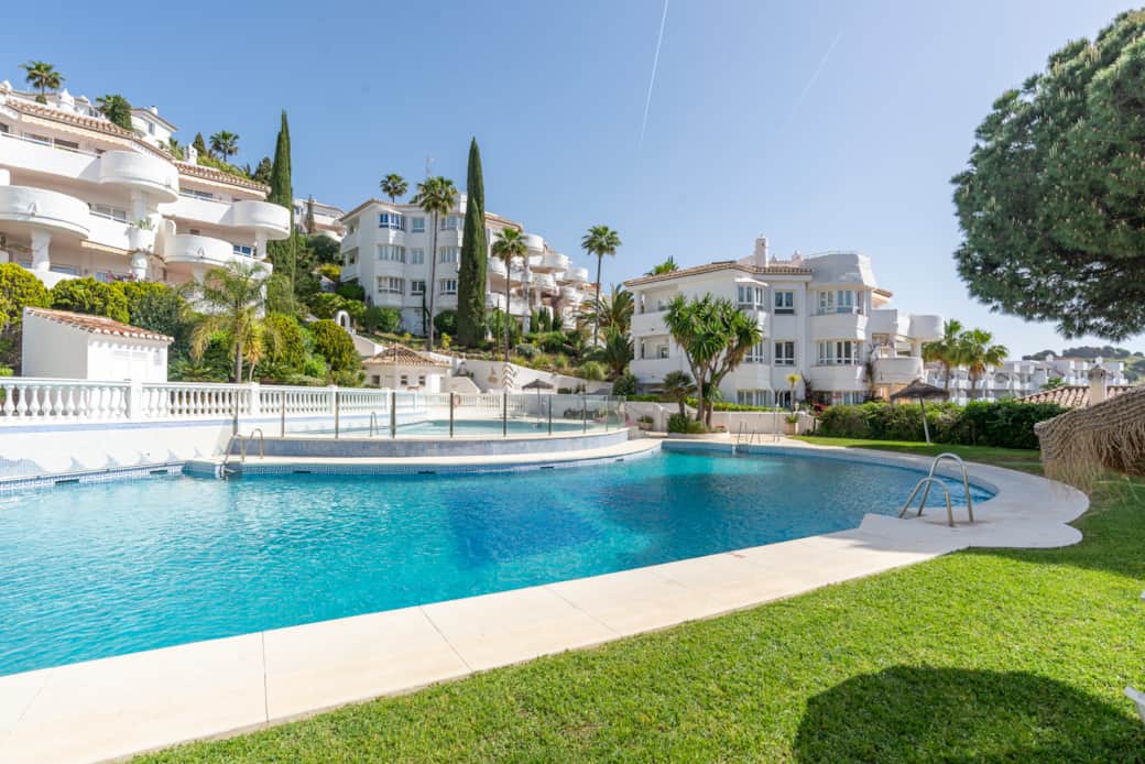 Generous shared pool set within a quiet residential complex Generous shared pool set within a quiet residential complex