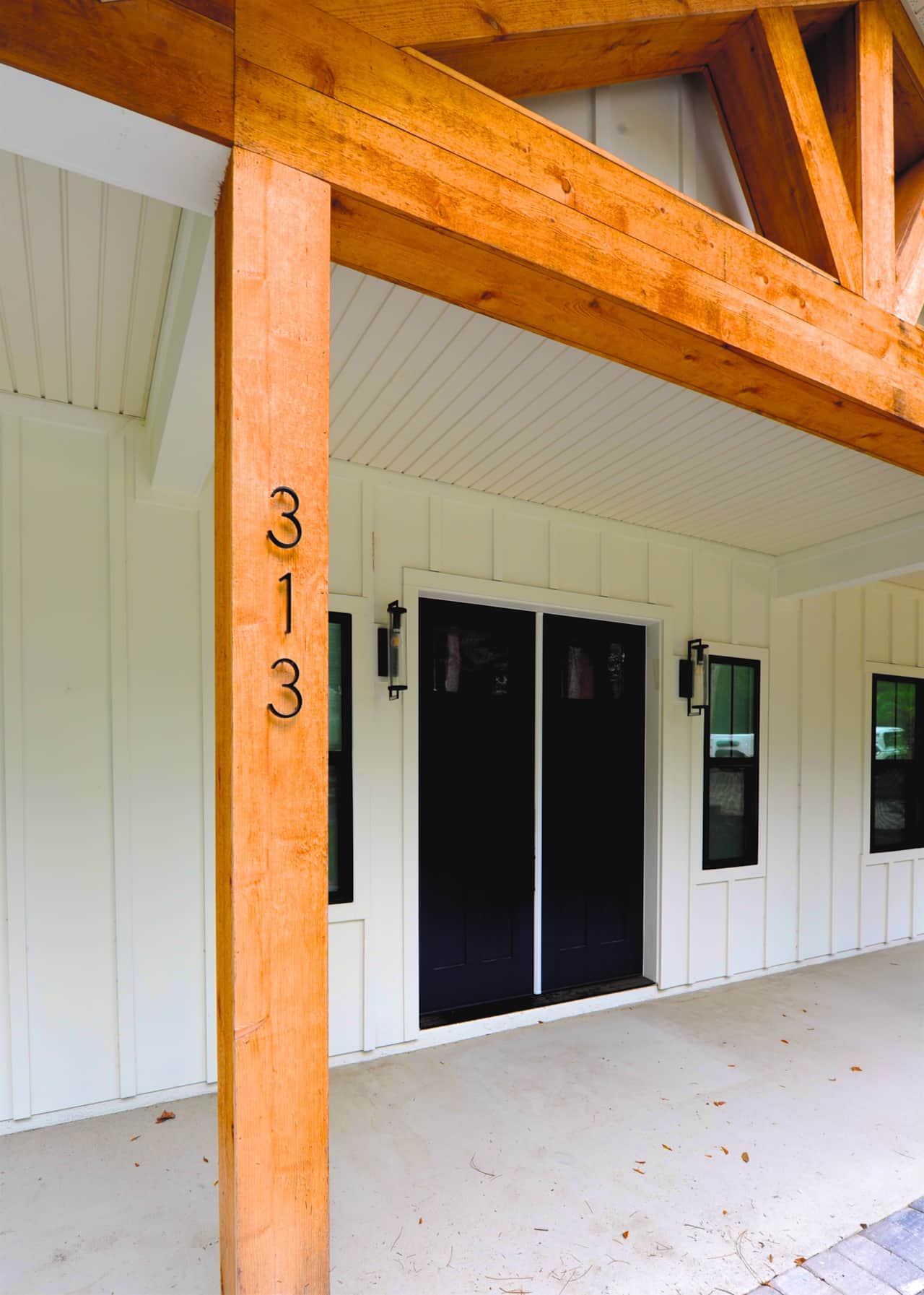 313 N 9th St - Front Exterior Entrance