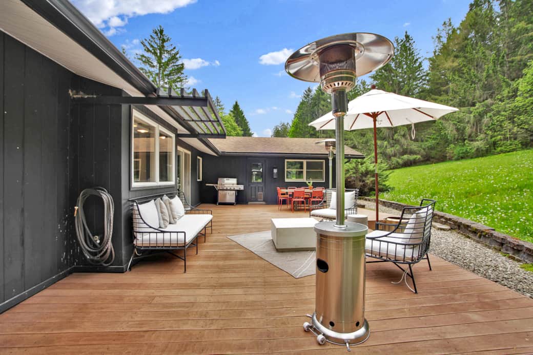 Solo stove, BBQ, yard games, outdoor dining