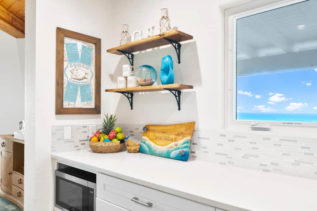 Coastal details that bring the Bahamas indoors Coastal details that bring the Bahamas indoors