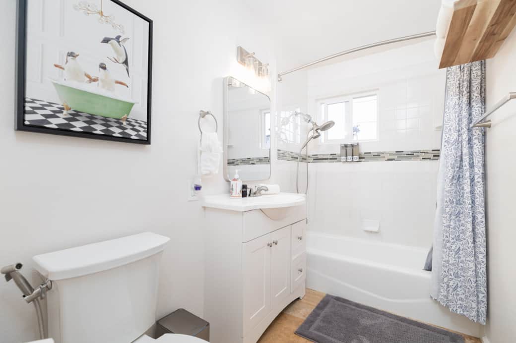 Bathroom 2-1