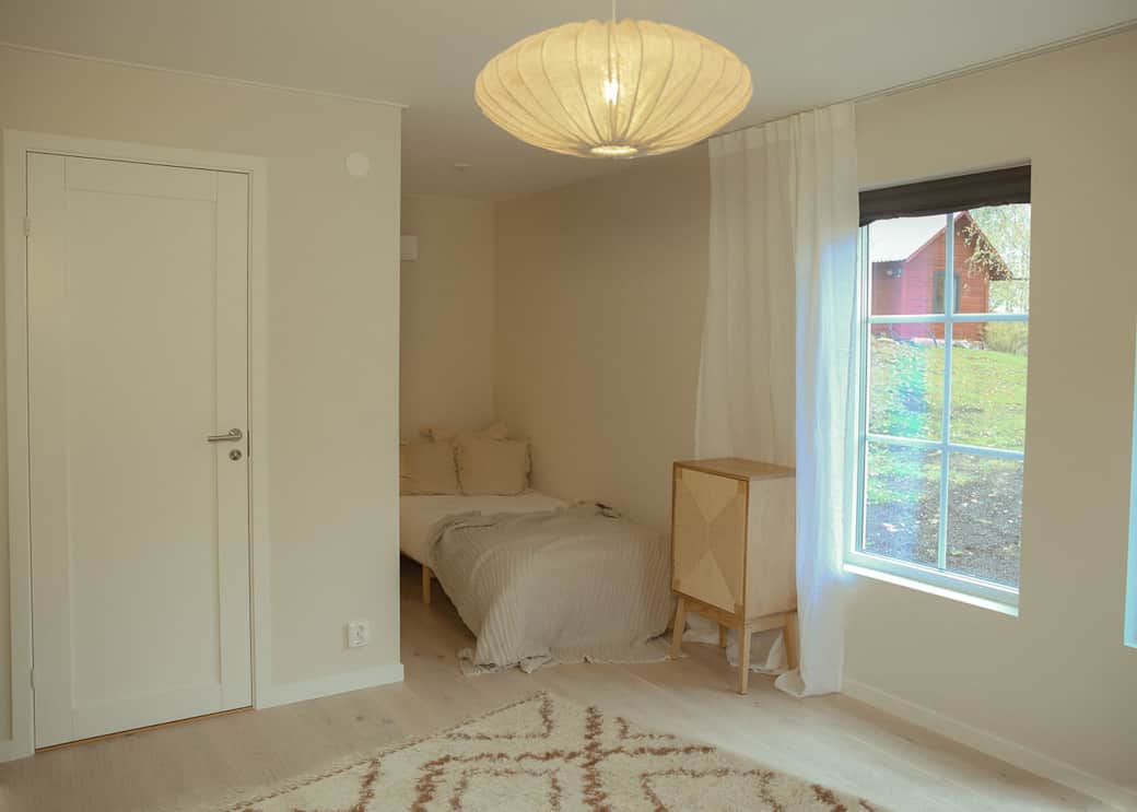 Room 2 bed