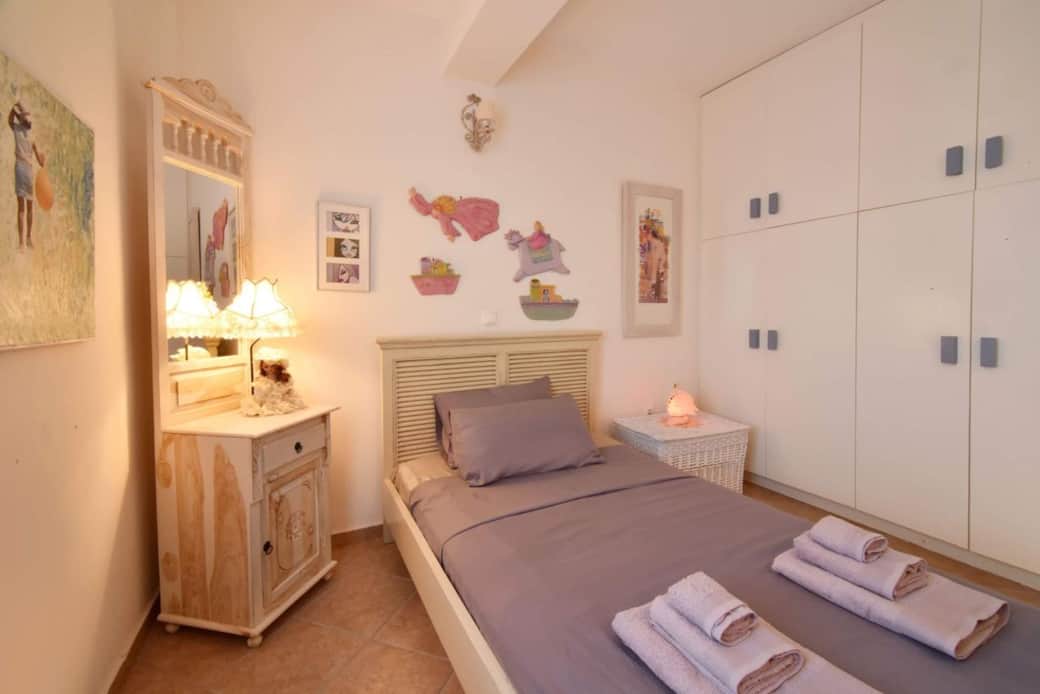 Single bed room - 1st floor
