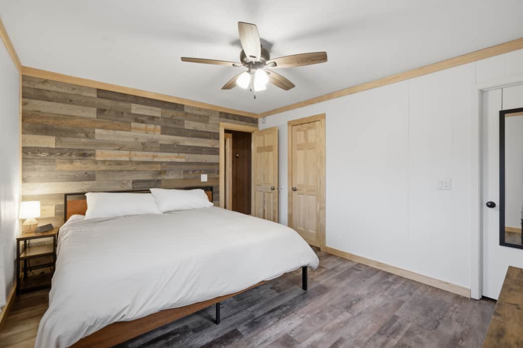 Master Suite with King Bed