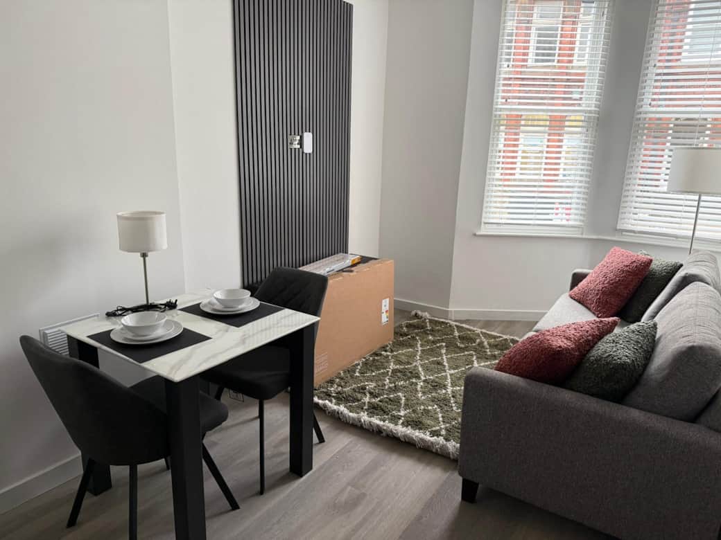 WhatsApp Image 2025-12-06 at 19.16