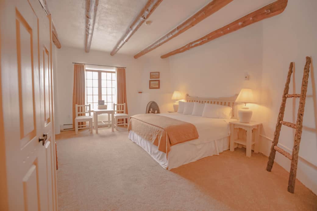 King room with mountain view.