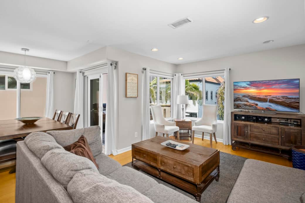 Beach house dining room san diego