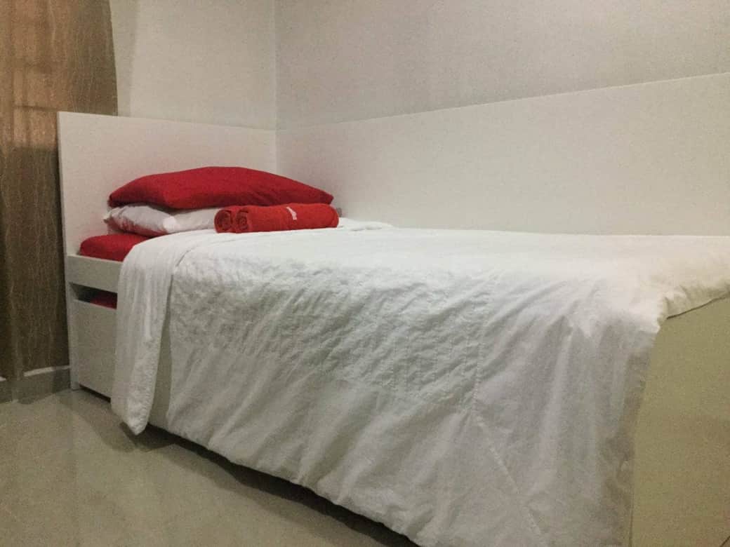 1x single bed with 1x underbed 1x single bed with 1x underbed