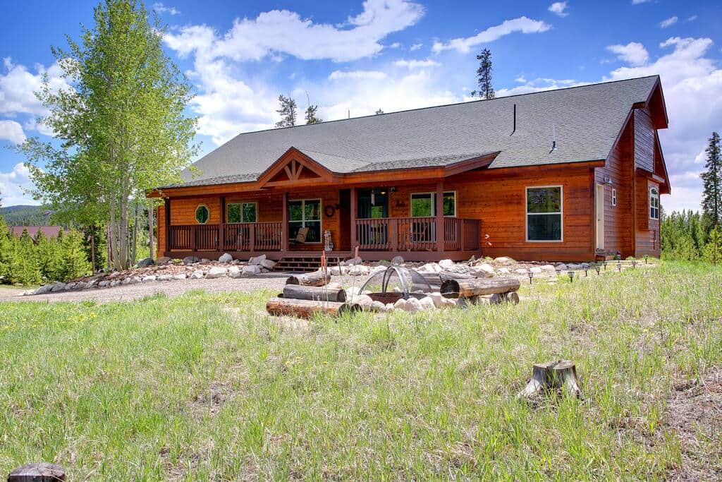 Front of home with firepit Front of home with firepit