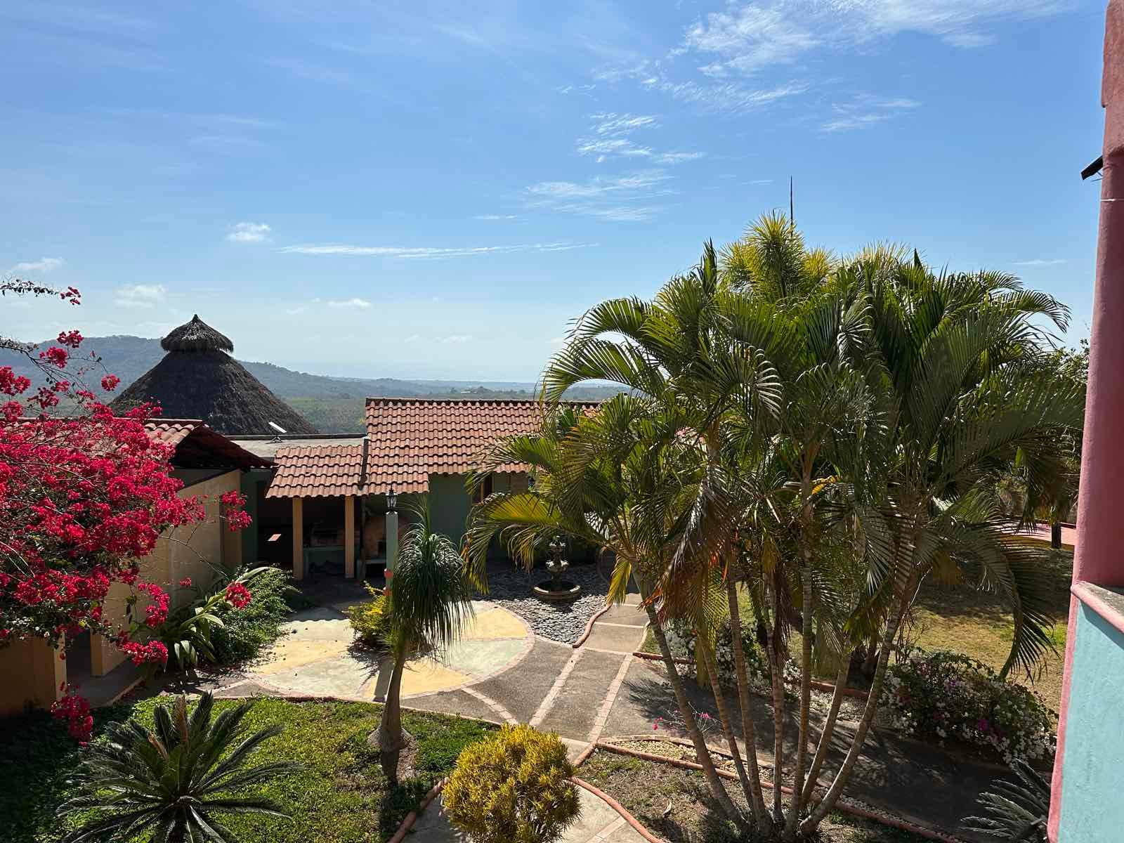 internet-en-nayarit-starlink-roof.jpg