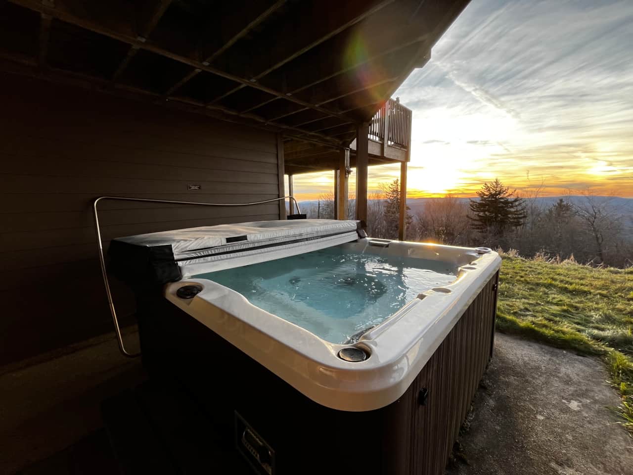 Elevation Vacation Rentals - The Yeti’s Den at Land’s End
