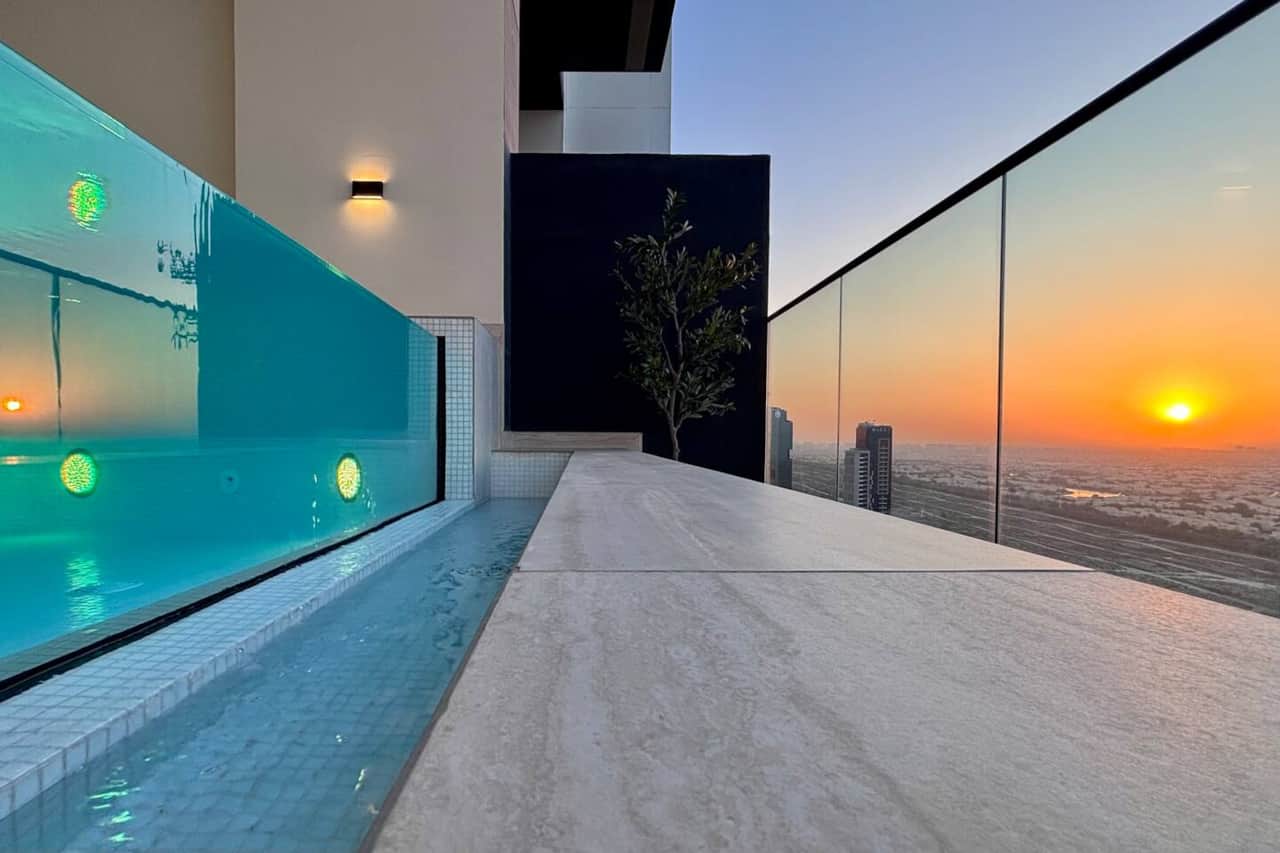 Relax in your very own private pool while soaking up breathtaking Dubai Marina views. Watch stunning sunsets, spot the Burj Al Arab and on clear days the Burj Khalifa. At night, the city lights create a magical atmosphere Dubai living at its best!