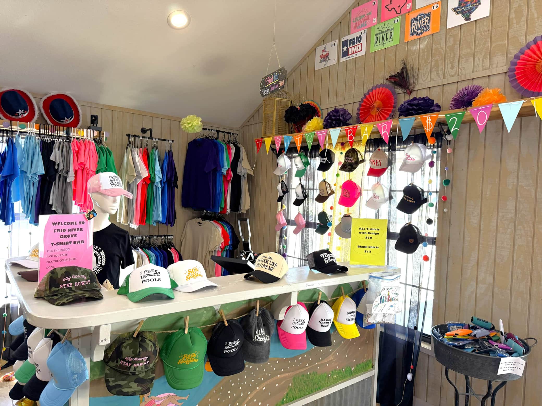 Guest Services/River Store
