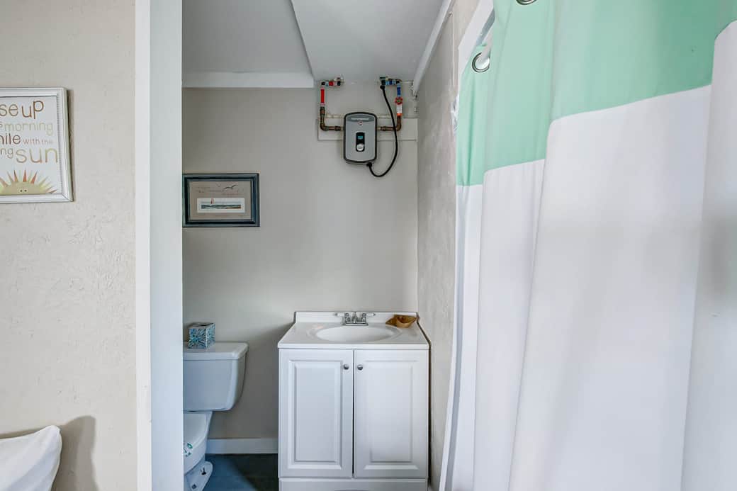 1/2 bath