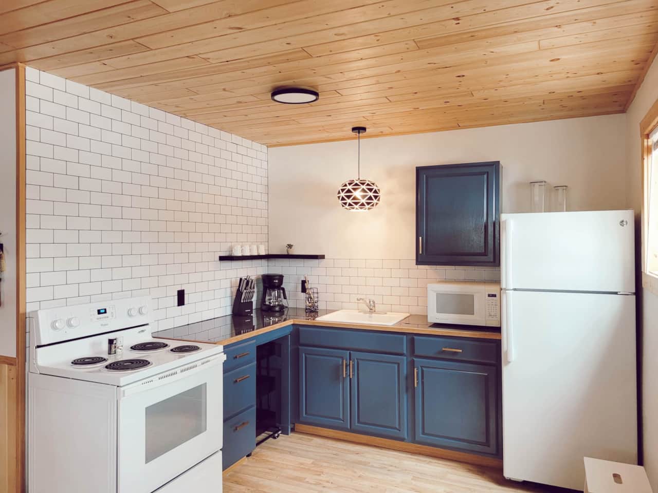 Cabin 4 | Kitchen
