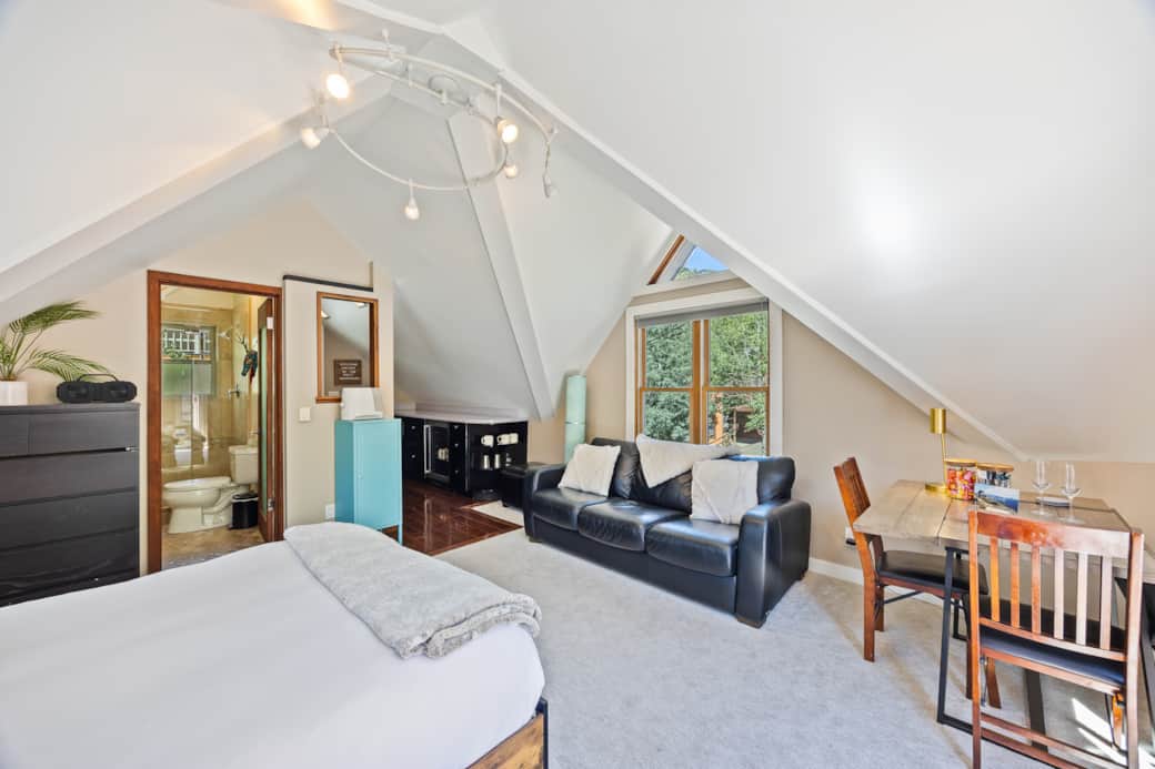 004 DahlCottage