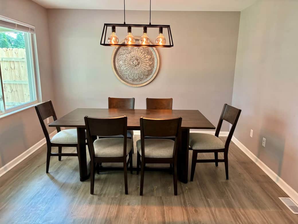 6 person dining room area