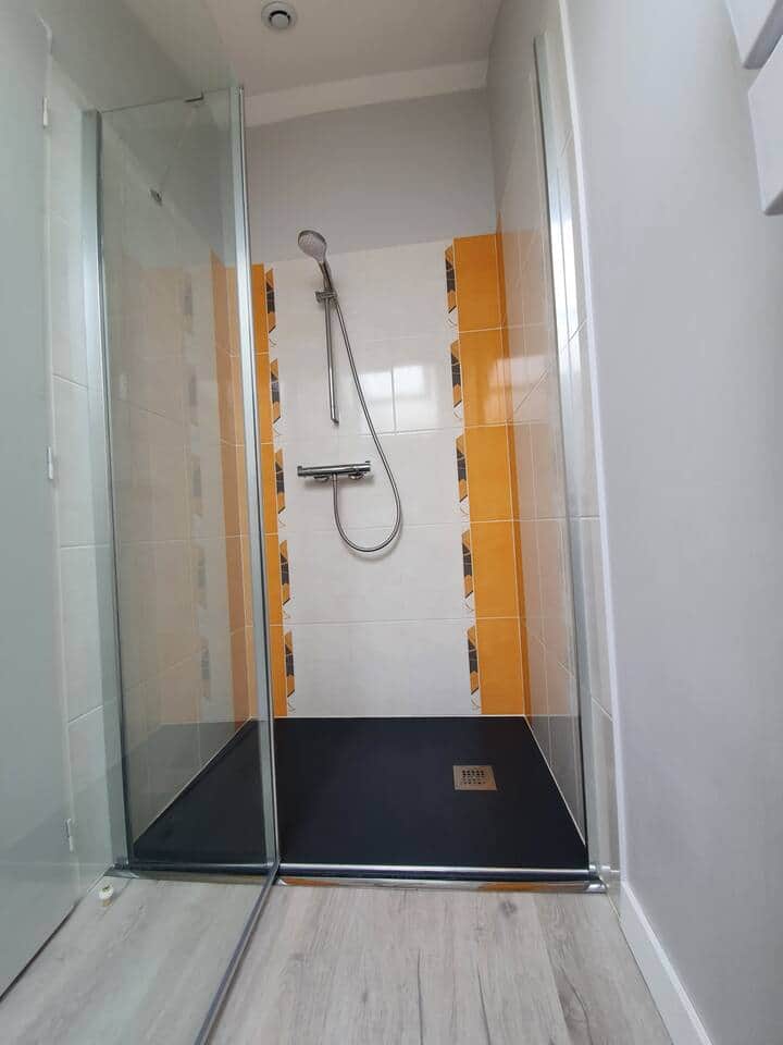 Salle de Bain avec douche à l'italienne