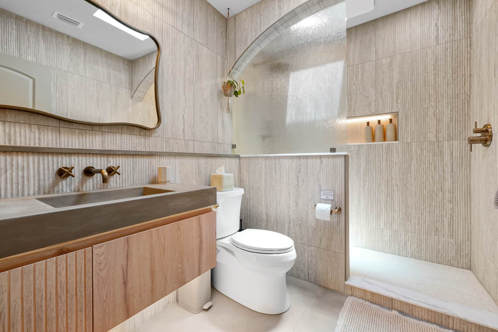 Sol Bathroom