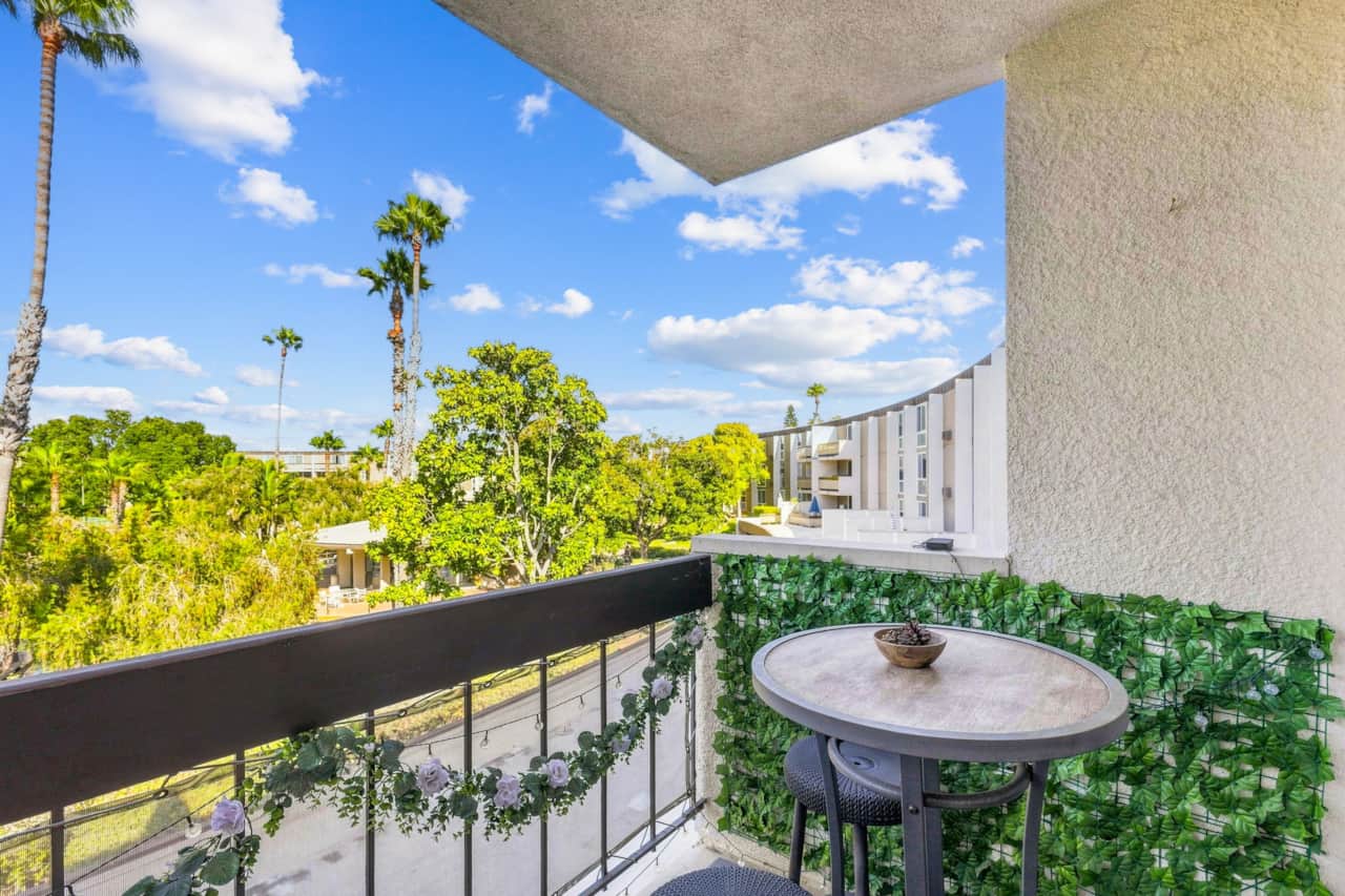 Balcony - Views to Complex