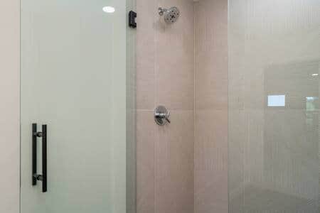 Room 6/Nehalem River Inn