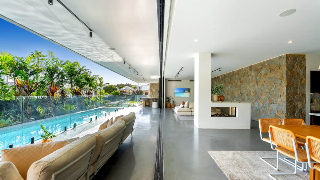 Indoor/ Outdoor living