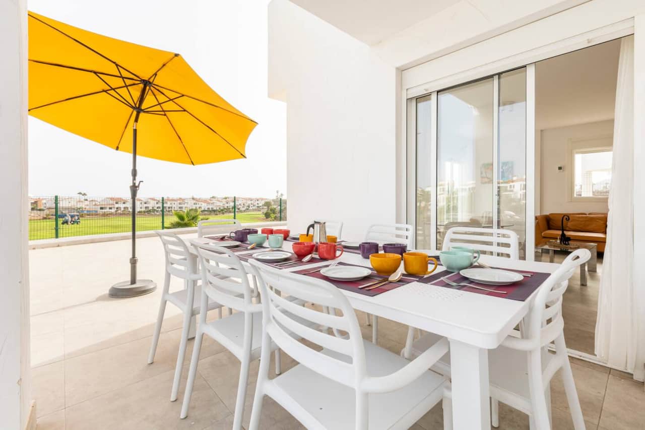 Dining / Restaurant
