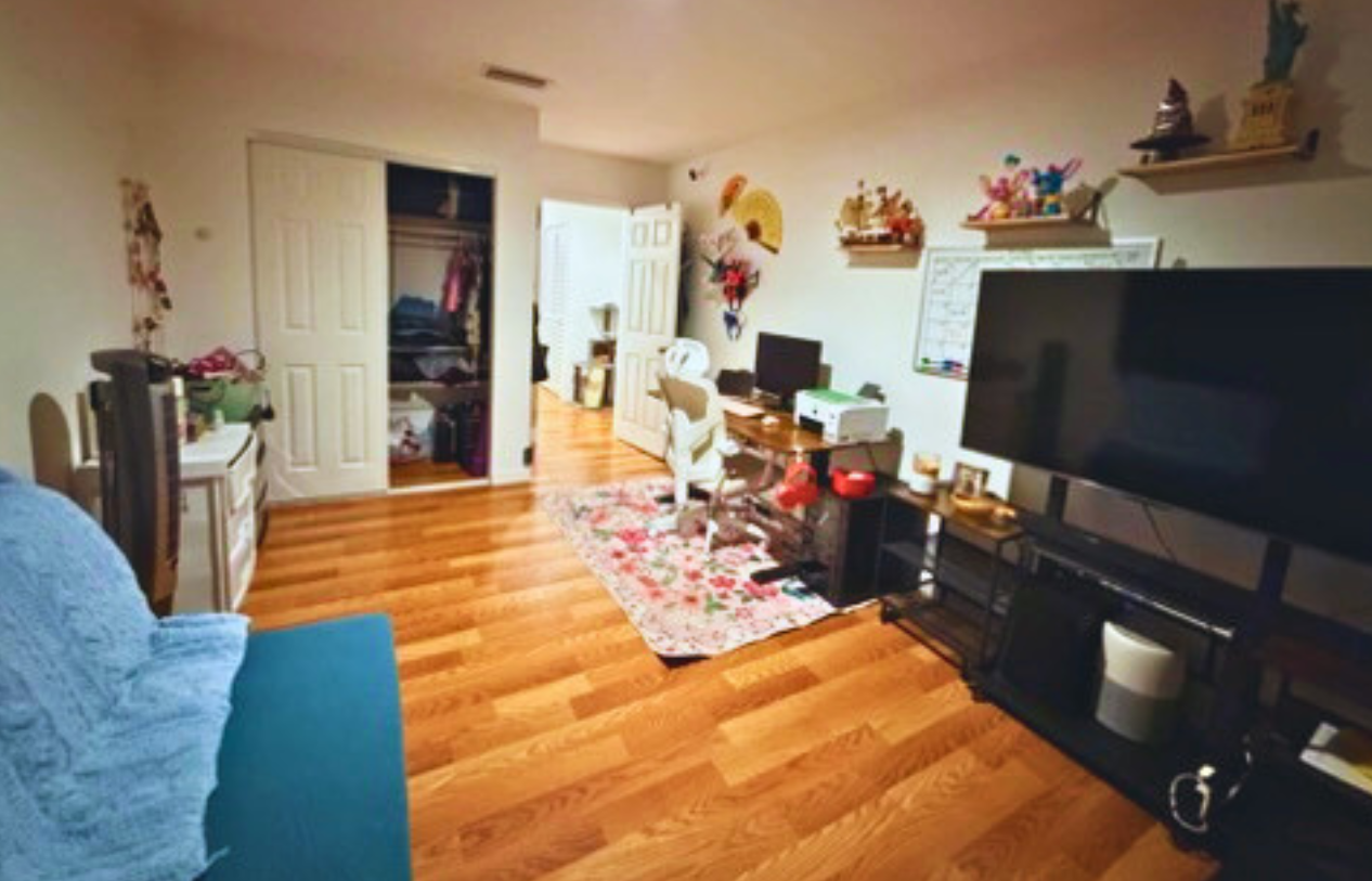 Spacious bedroom with room for a workspace and generous closet storage. Lakeland, FL