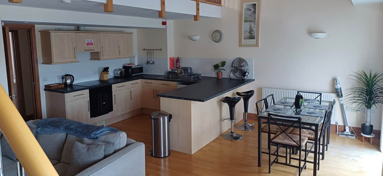 Kitchen dining area