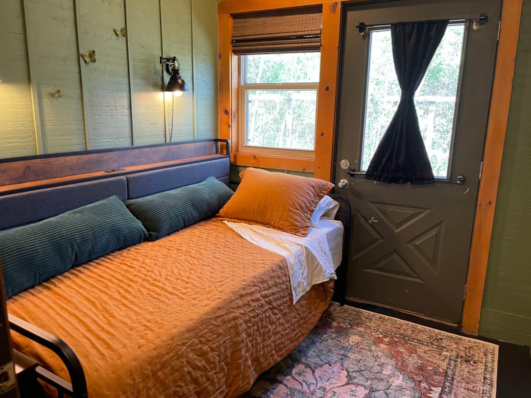 Bed 3 - Cozy reading nook or twin xl bed with trundle (2 twins) Bed 3 - Cozy reading nook or twin xl bed with trundle (2 twins)