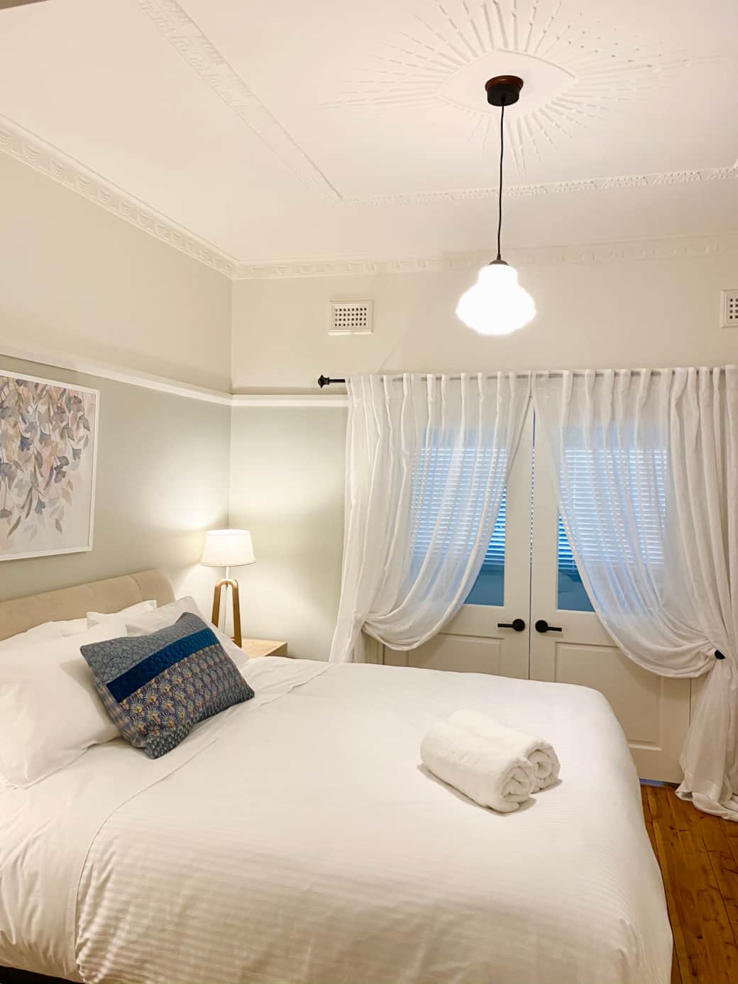 Queen bedroom Queen bedroom