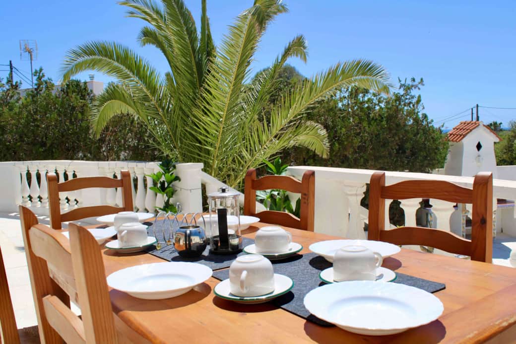 Villa phoebe rosa dining 2 Villa phoebe rosa dining 2