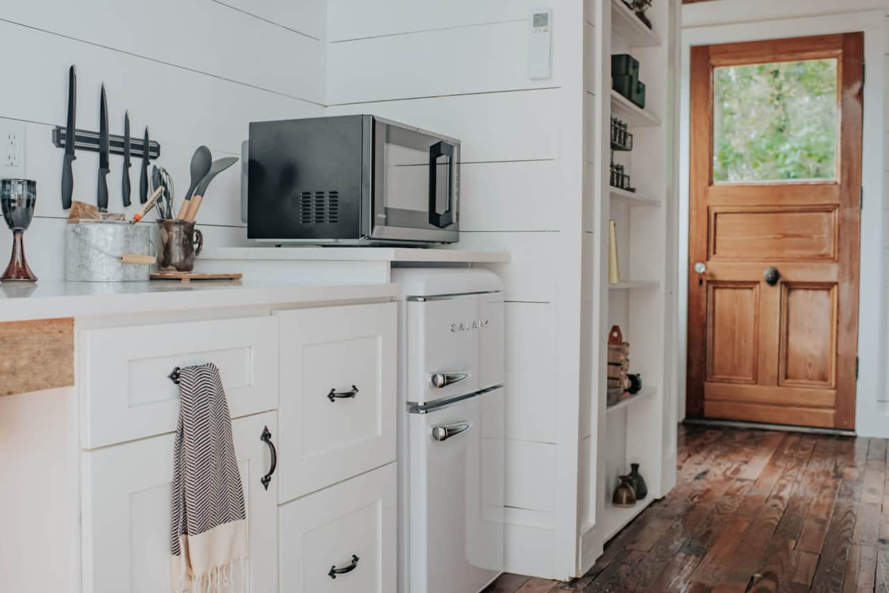 Well-equipped kitchenette for easy meals and snacks.