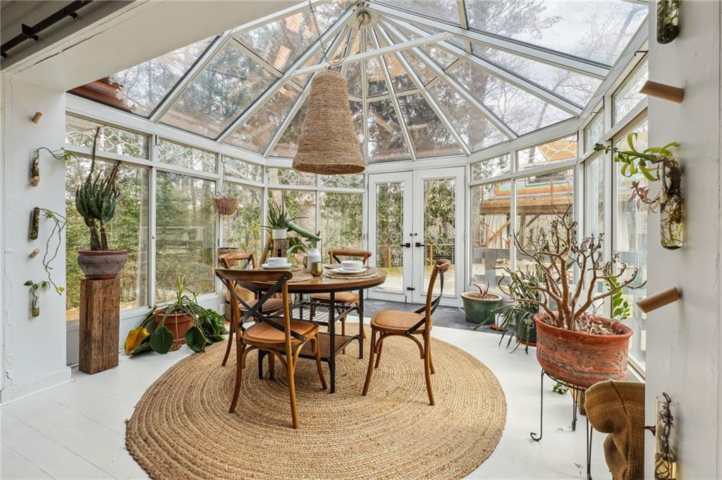 Master Bedroom: Solarium