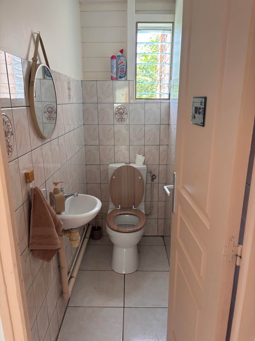 WC WC