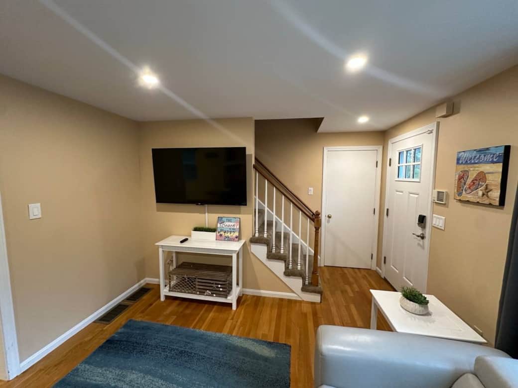 Kick back, relax, and stream your favorite movies or series in our comfortable living space designed for ultimate relaxation. Kick back, relax, and stream your favorite movies or series in our comfortable living space designed for ultimate relaxation.