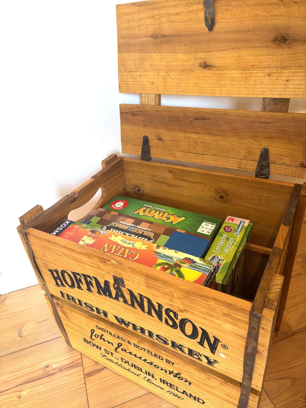 Wohnzimmer Spielebox