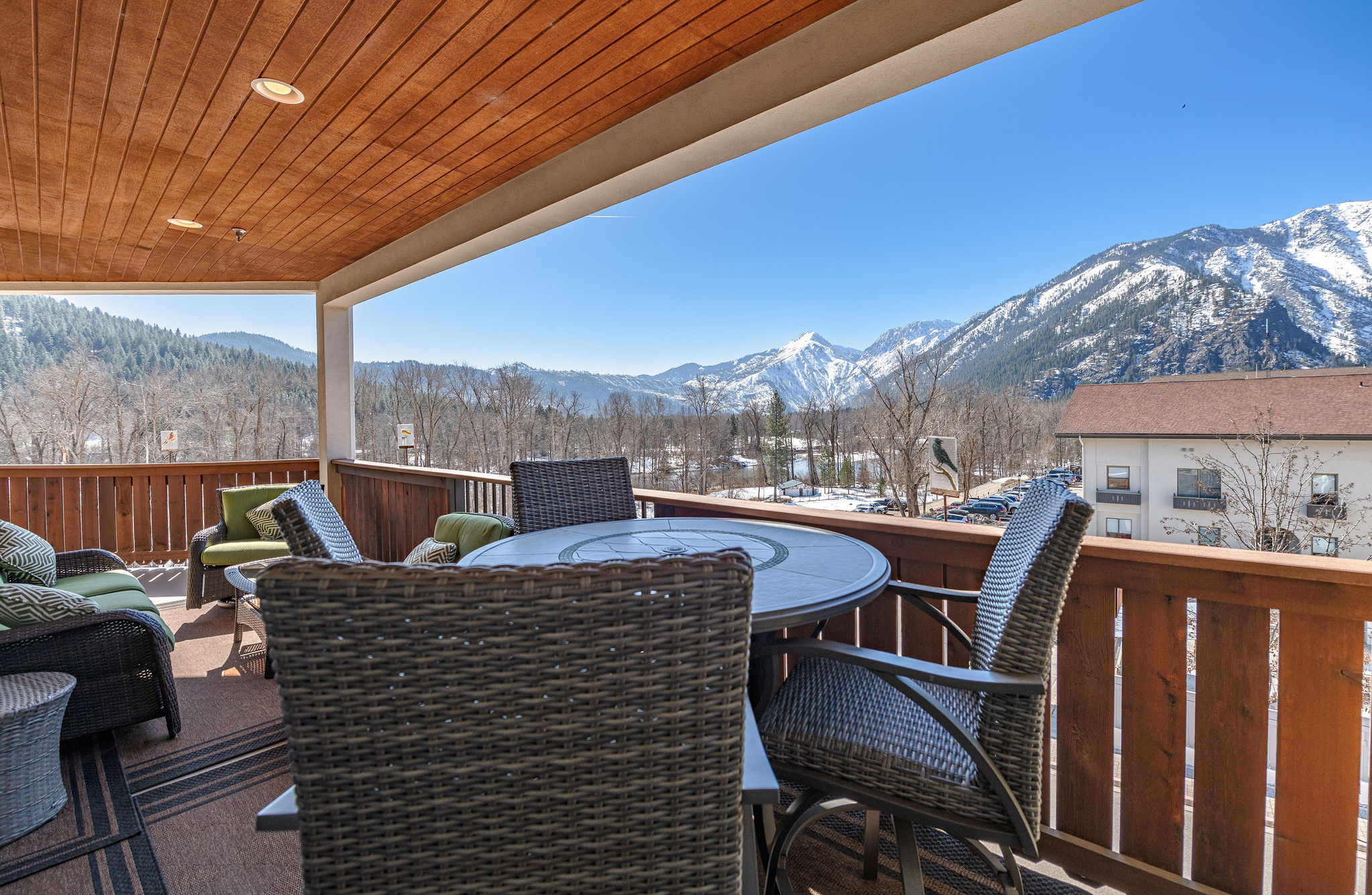 Luxury One Bedroom Condo - Downtown Leavenworth