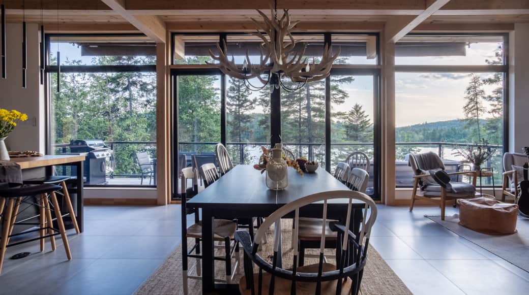 Immersive yourself in your surroundings from the main living space