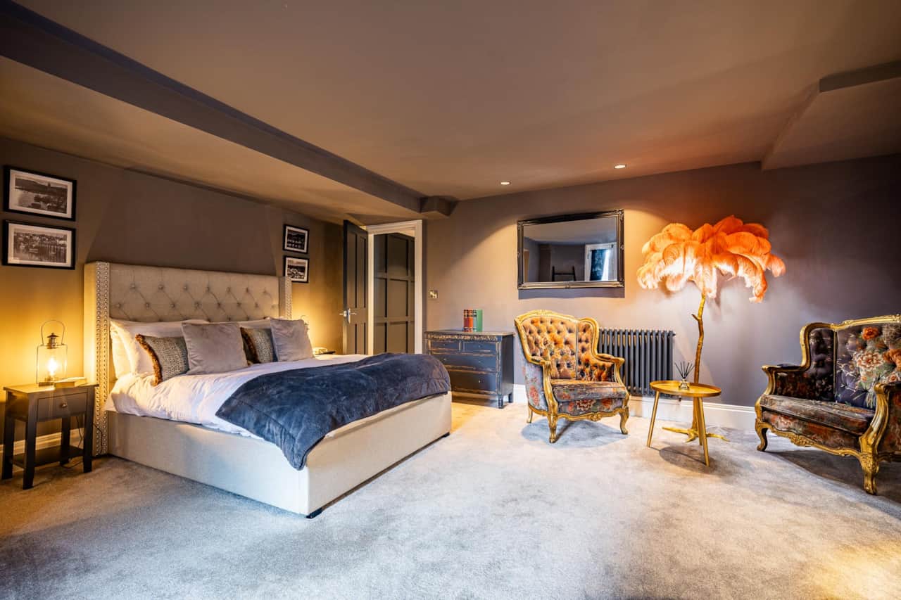 Powder Monkey Bedroom with Lamp