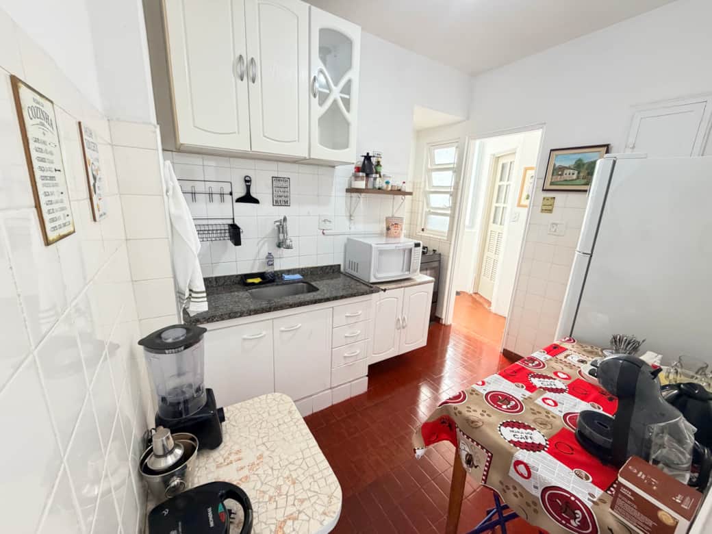 Prepare suas refeições com praticidade em uma cozinha completa, funcional e muito bem equipada.