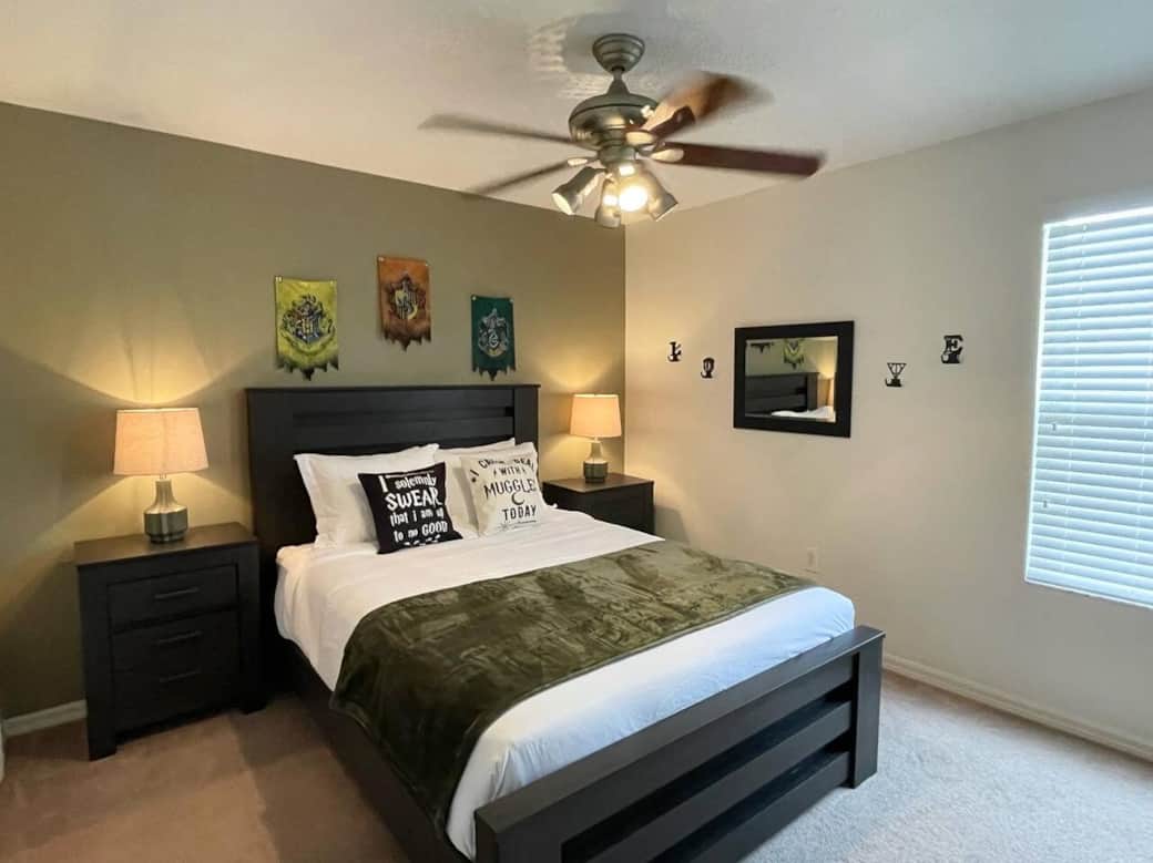 Harry Potter themed queen bedroom (upstairs)