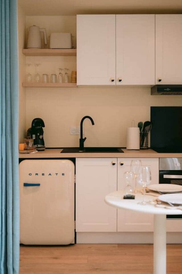 Full kitchen image 3 Full kitchen image 3