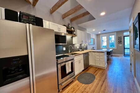 Open & Bright Kitchen Open & Bright Kitchen