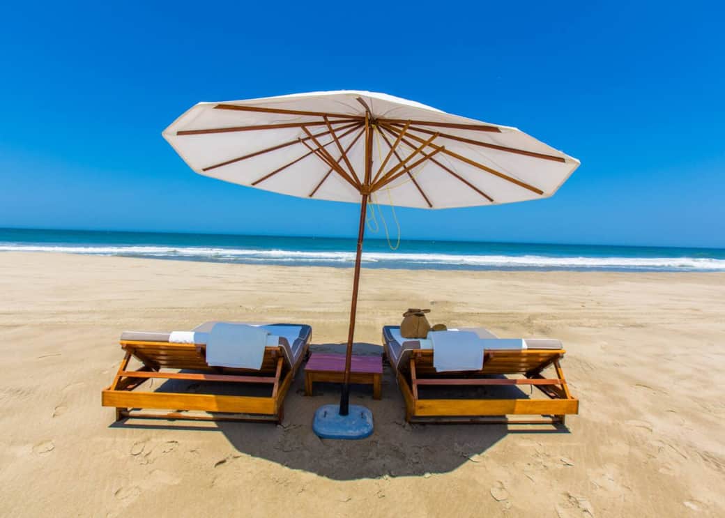 Punta Sal beach lounge