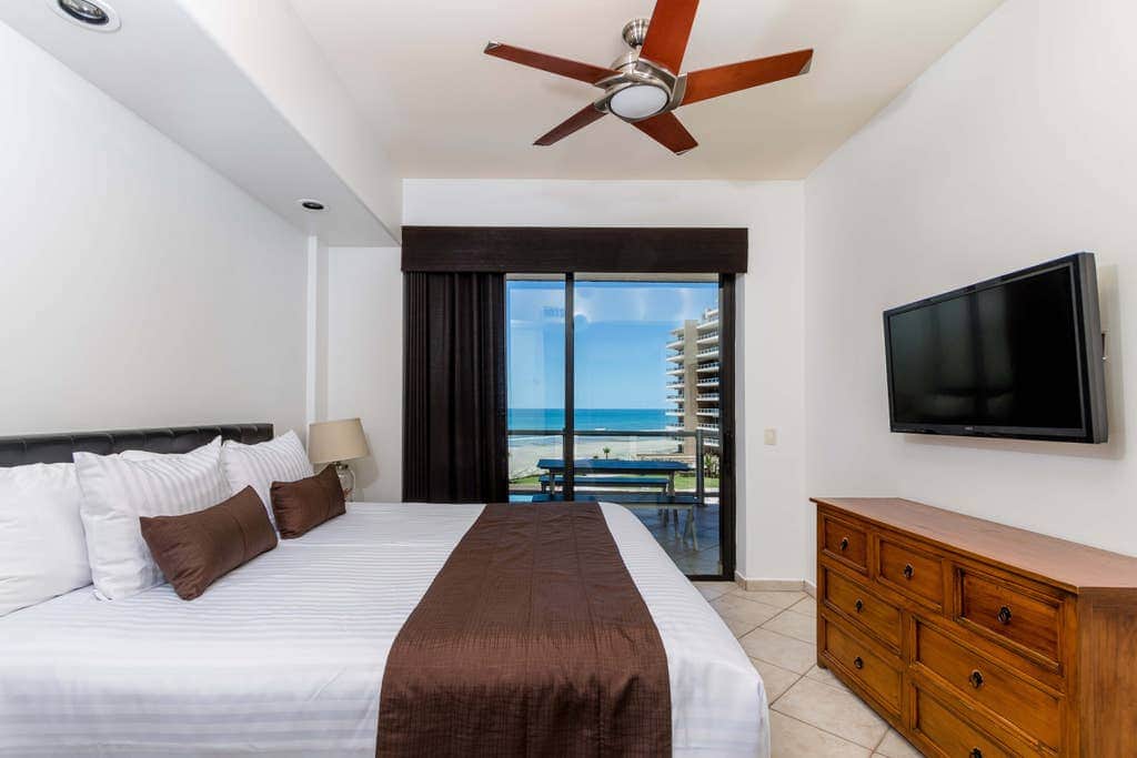 Both bedrooms face the ocean Both bedrooms face the ocean