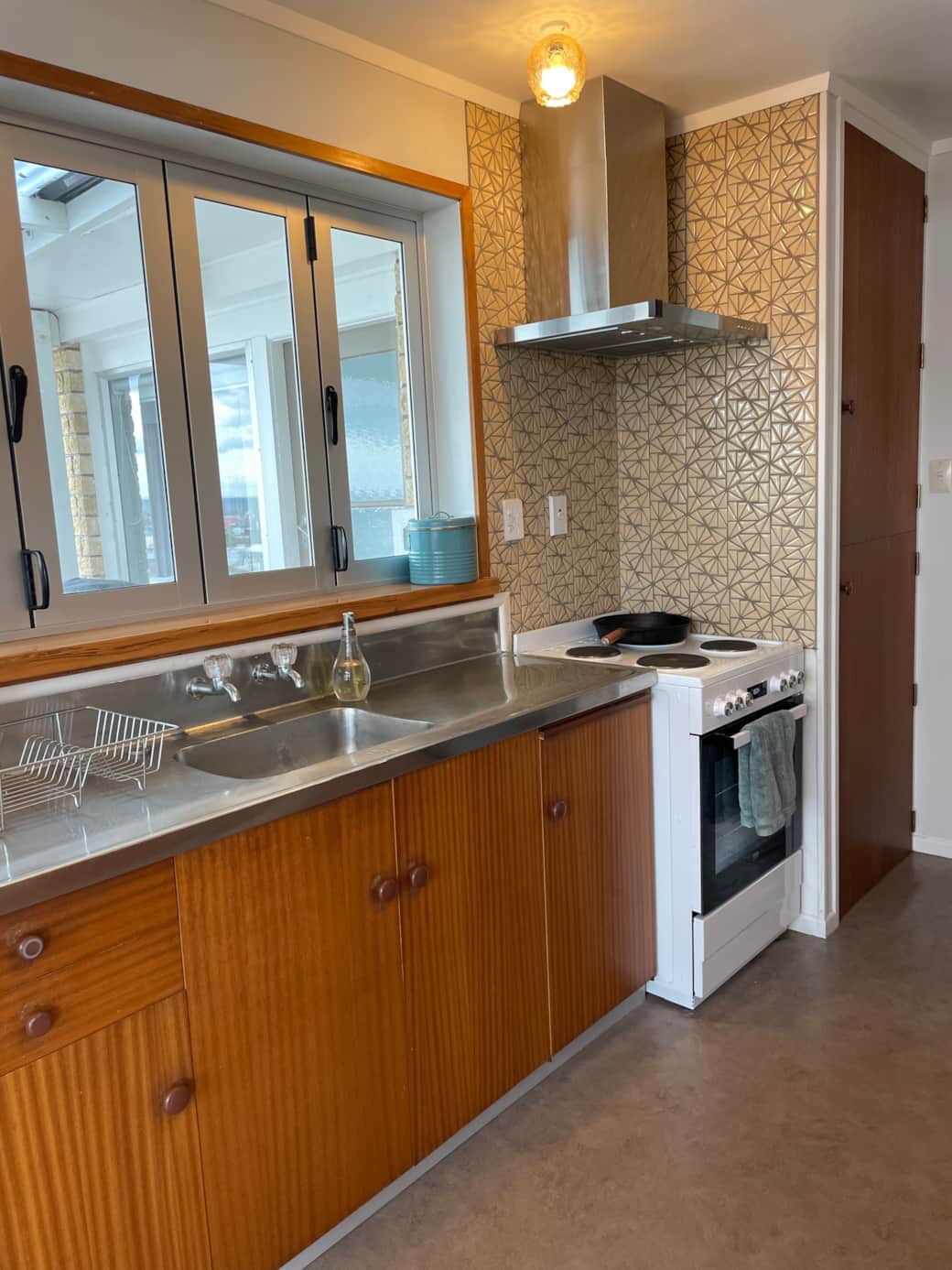 Kitchen stove and new extractor fan