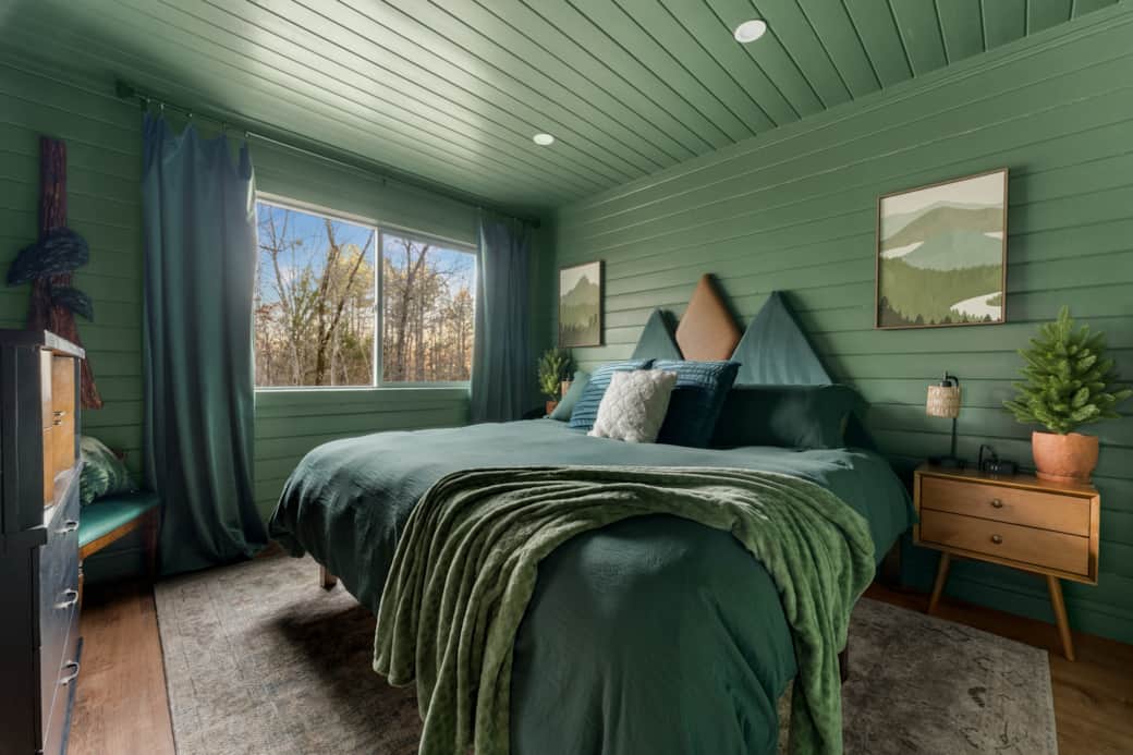 Private bedroom down stairs with King bed and buttery bedding
