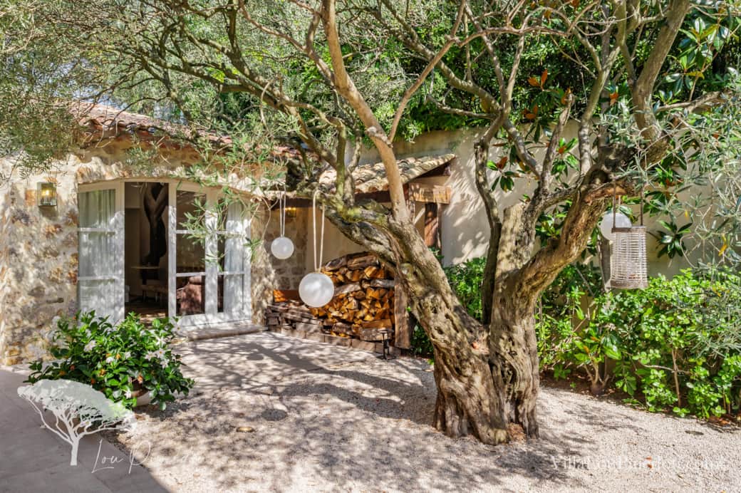 Villa Lou Pinedou Outside 25