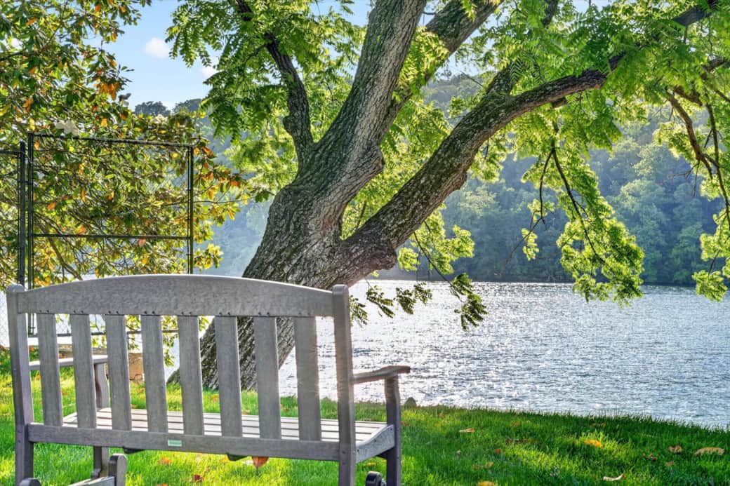 Come Enjoy a Sunset on Lake Taneycomo